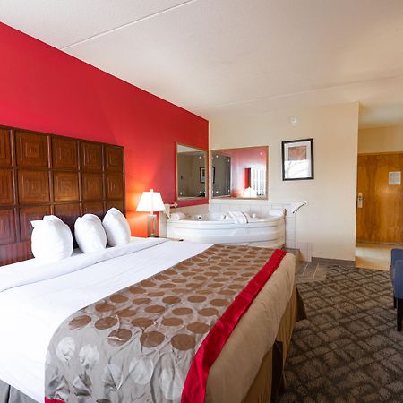 Отель Ramada By Wyndham Columbus North Вестервилль Экстерьер фото