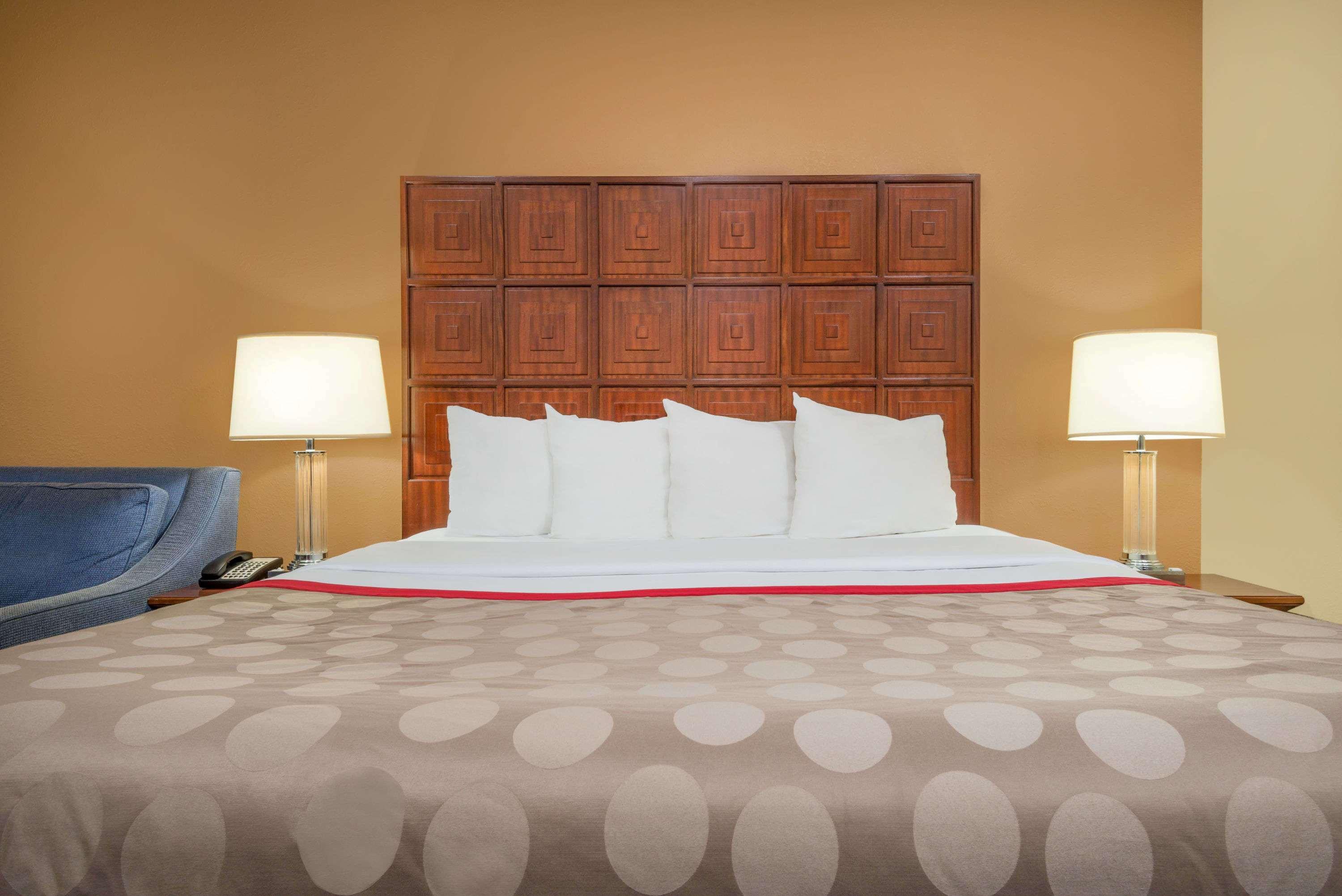 Отель Ramada By Wyndham Columbus North Вестервилль Экстерьер фото