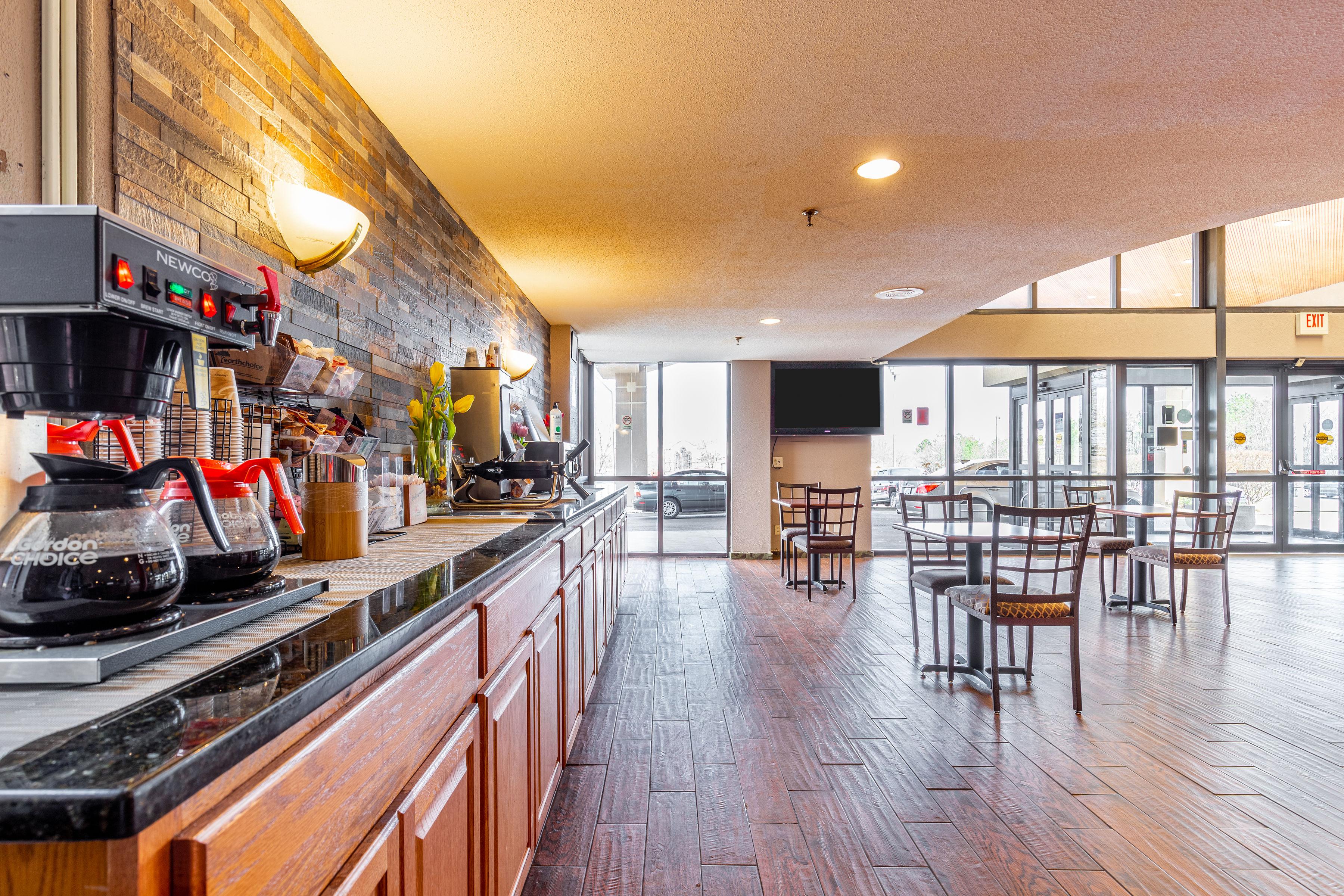 Отель Ramada By Wyndham Columbus North Вестервилль Экстерьер фото