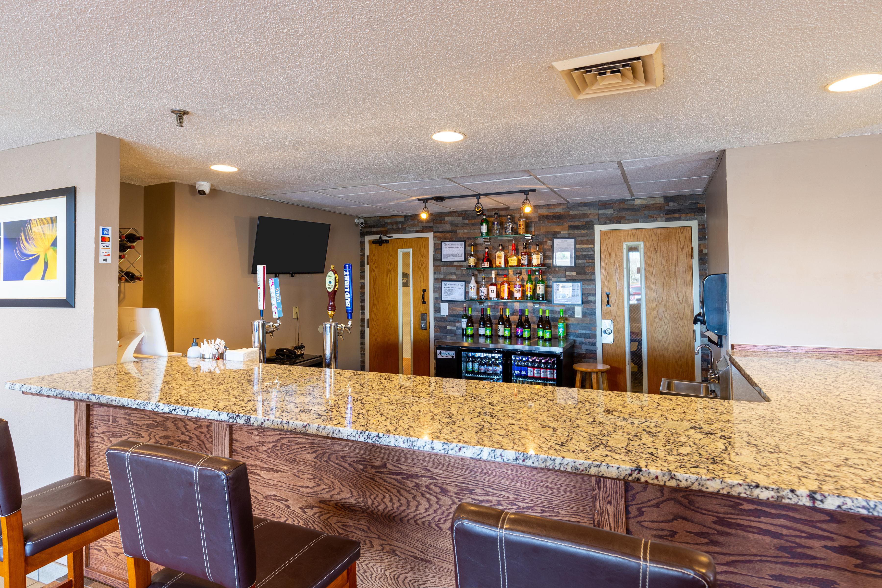 Отель Ramada By Wyndham Columbus North Вестервилль Экстерьер фото