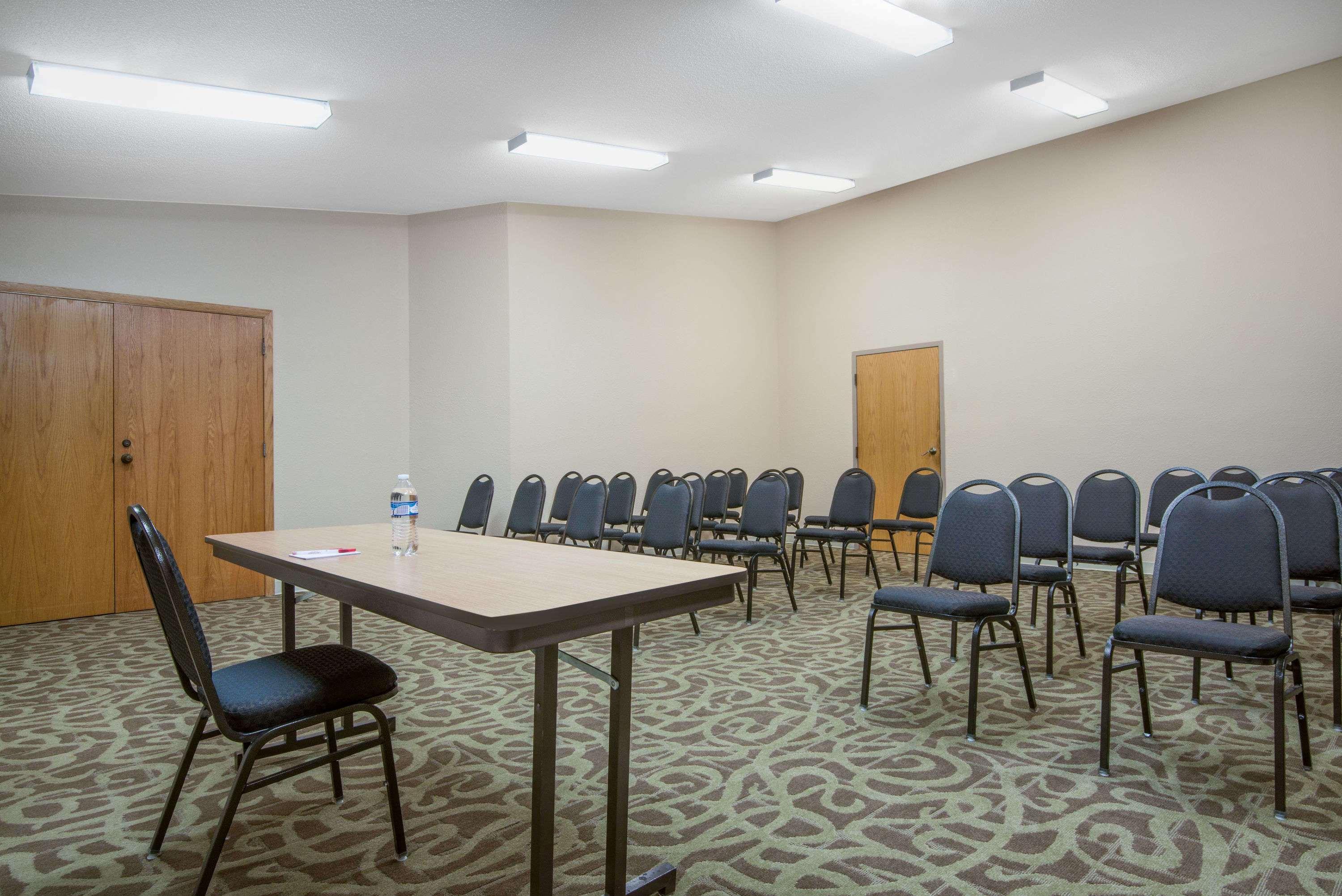 Отель Ramada By Wyndham Columbus North Вестервилль Экстерьер фото