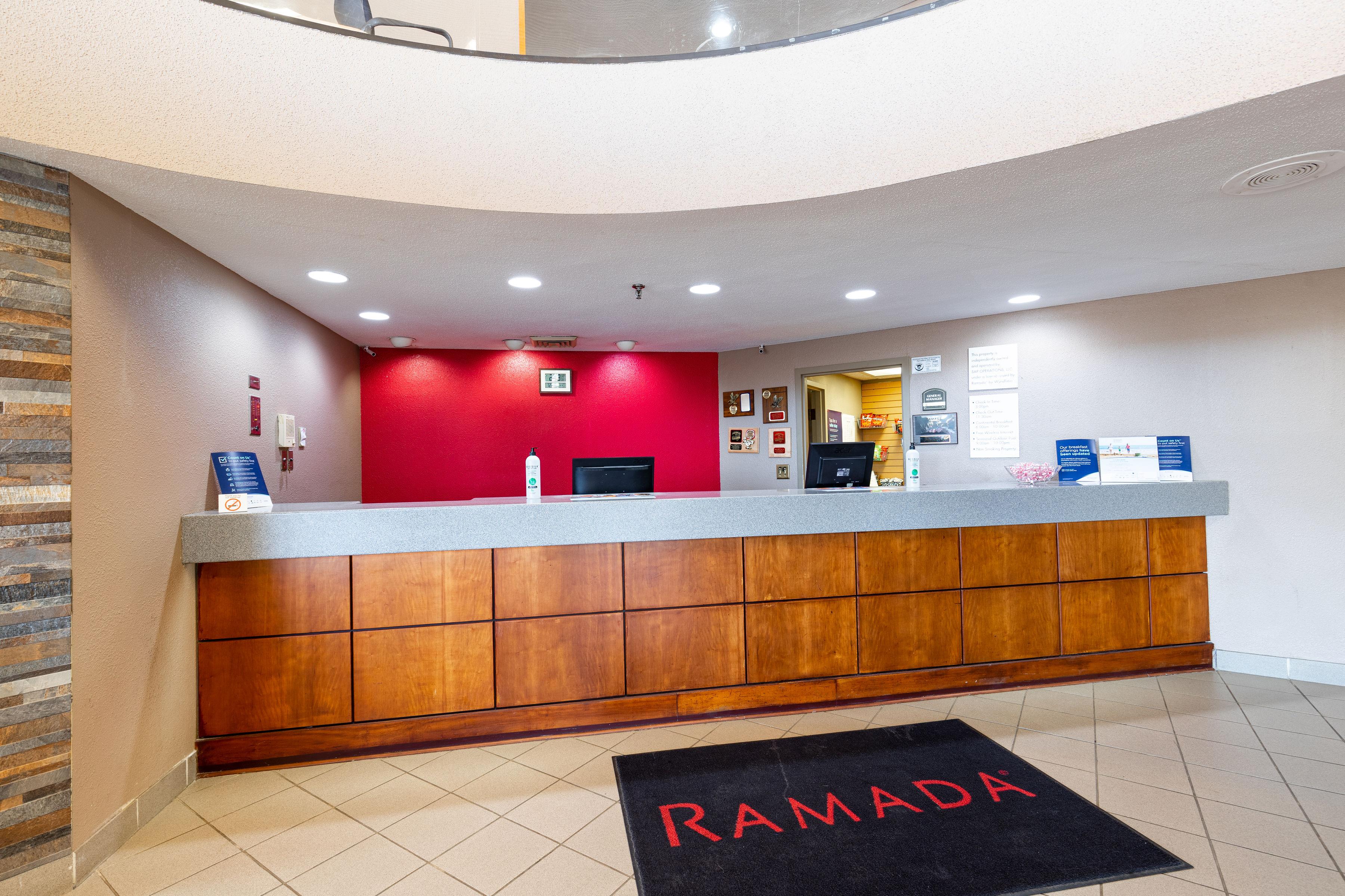 Отель Ramada By Wyndham Columbus North Вестервилль Экстерьер фото