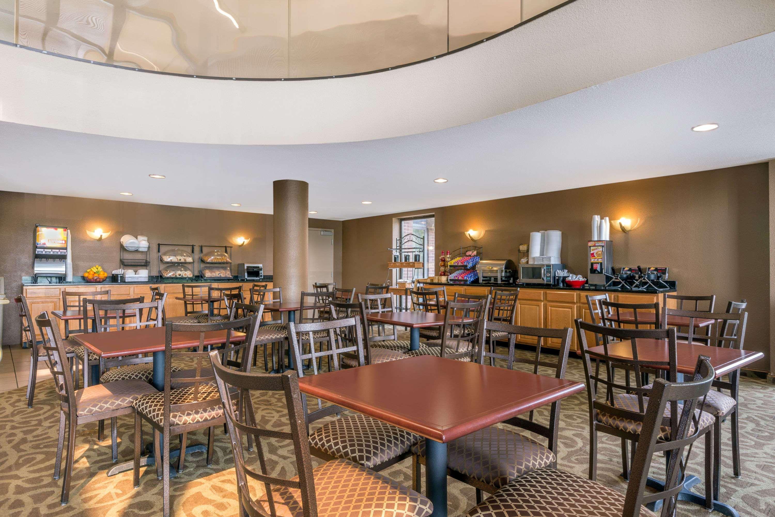 Отель Ramada By Wyndham Columbus North Вестервилль Экстерьер фото